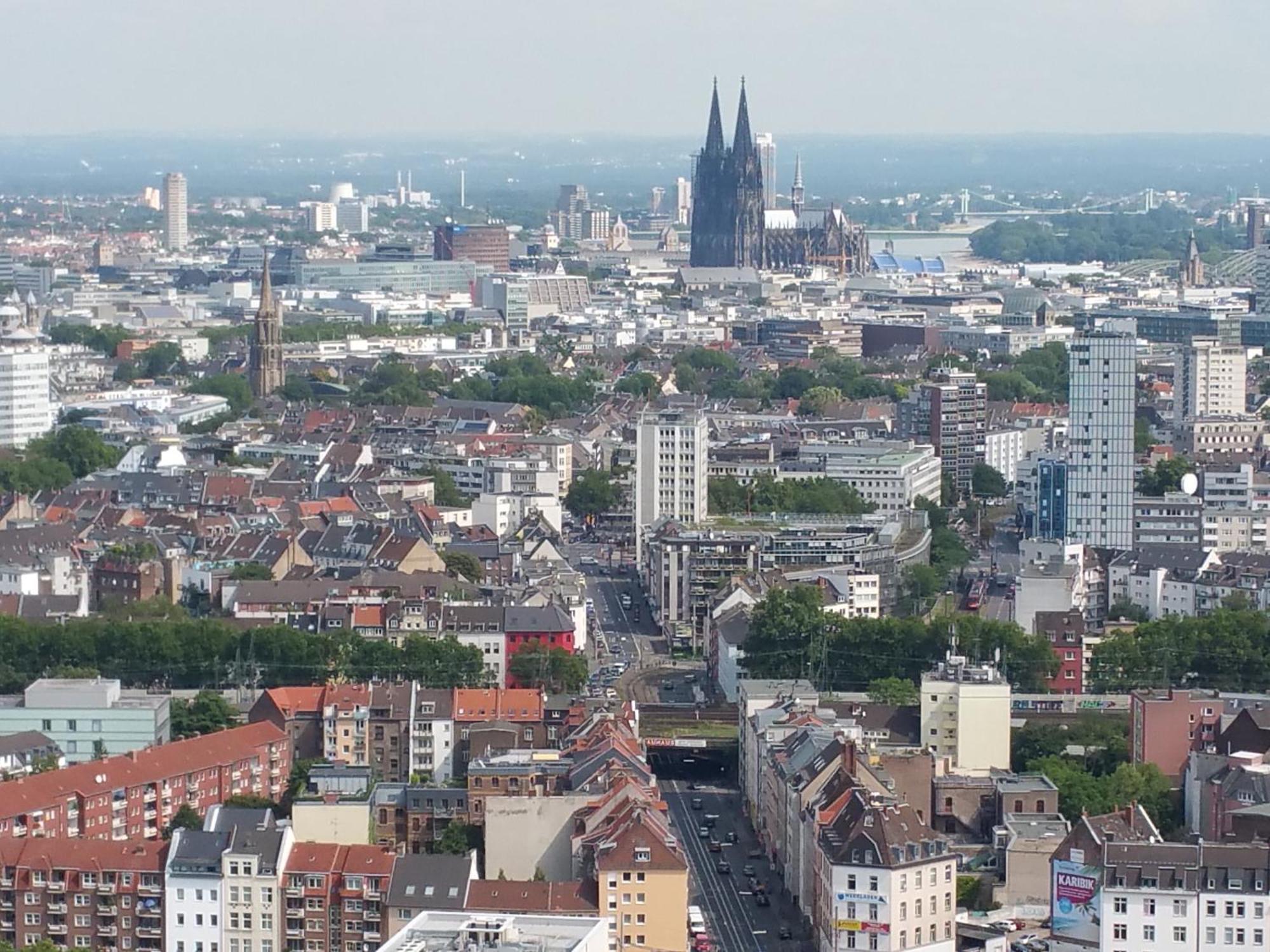 Design Sleepy Cologne Aparthotel Exterior photo